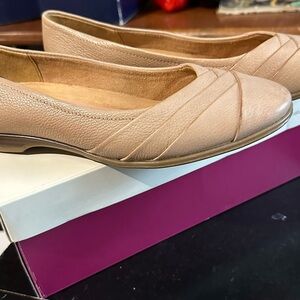 NATURALIZER N5 Contour Jaye Tan  Leather Slip On Flats Size 9 , New In Box